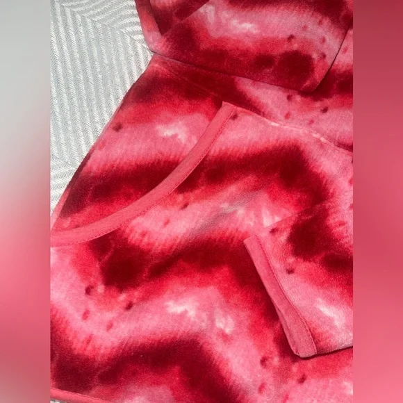 Tentree sweater 👑 - Picture 3 of 6